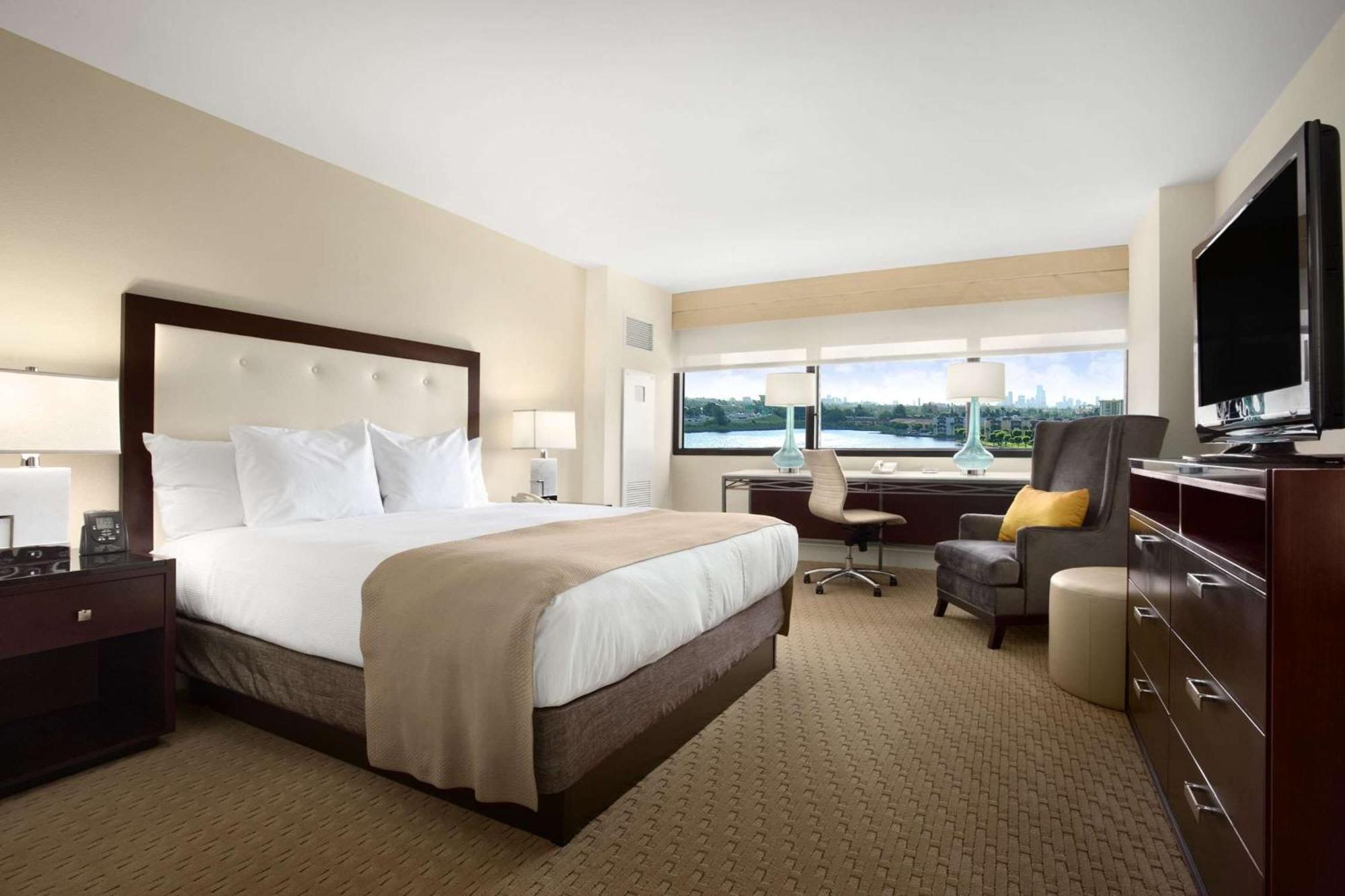 Hilton Miami Airport Blue Lagoon Miami Springs Εξωτερικό φωτογραφία