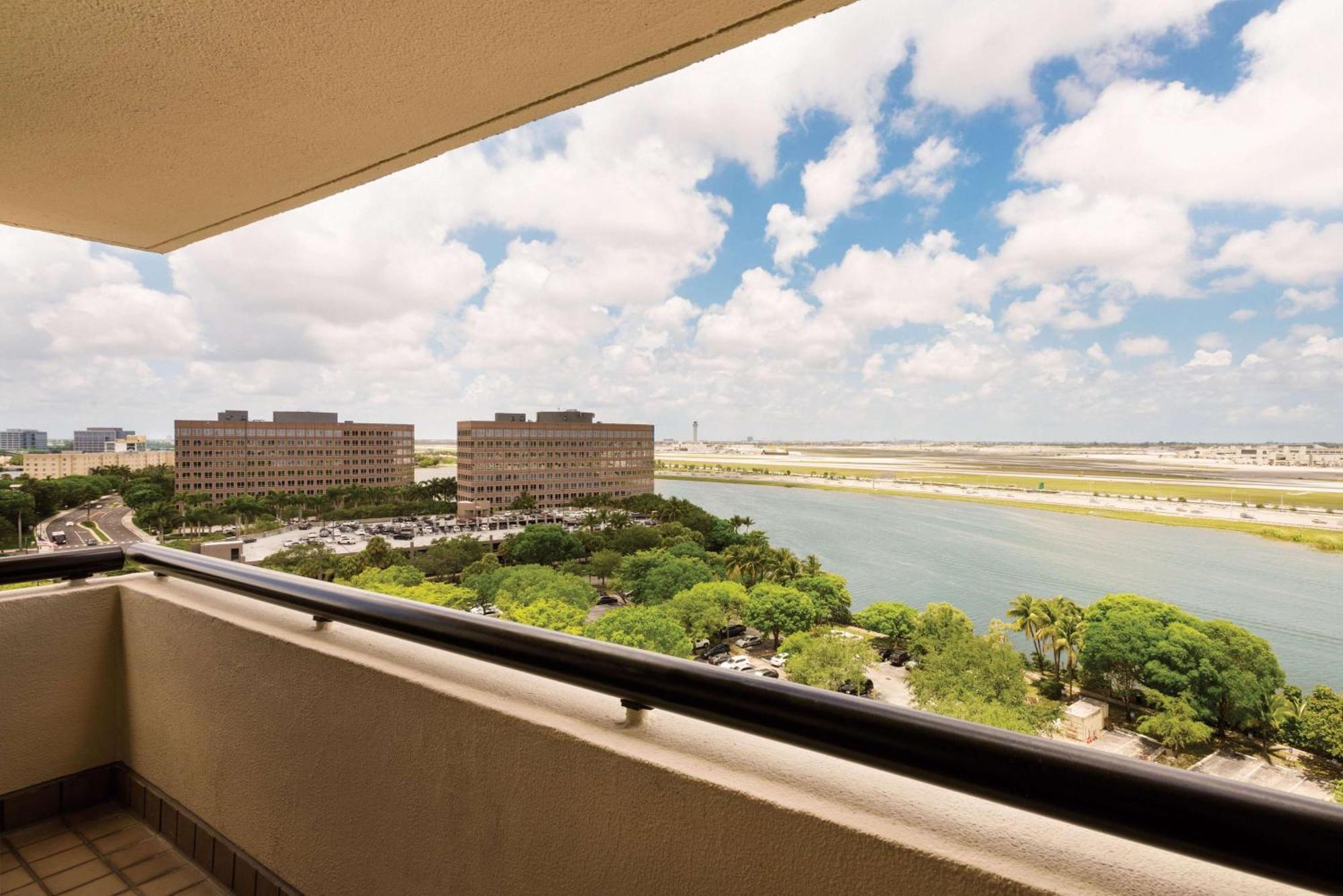 Hilton Miami Airport Blue Lagoon Miami Springs Εξωτερικό φωτογραφία